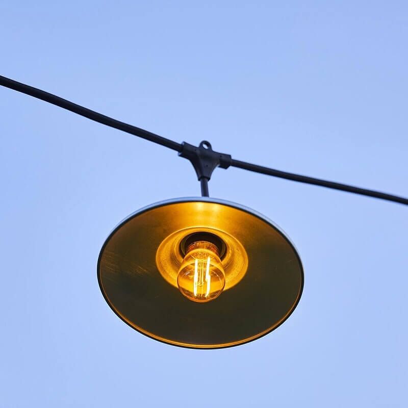 светеща лампа от гирлянда