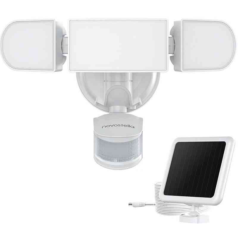 лед прожектор с три глави и батерия